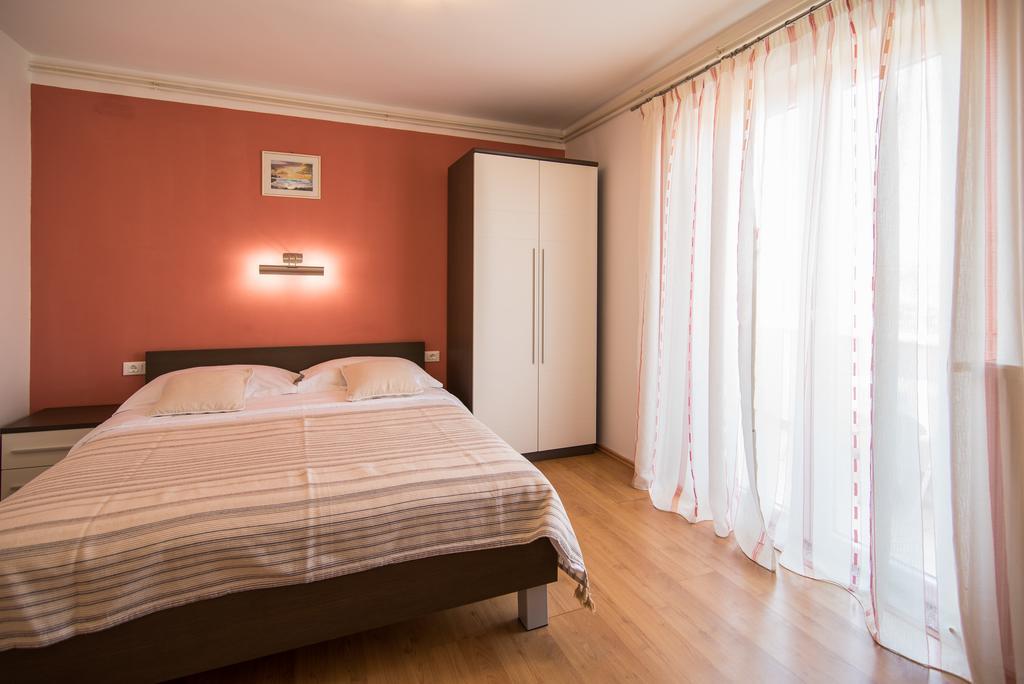 B&B Villa Ana Krk Town Exterior foto