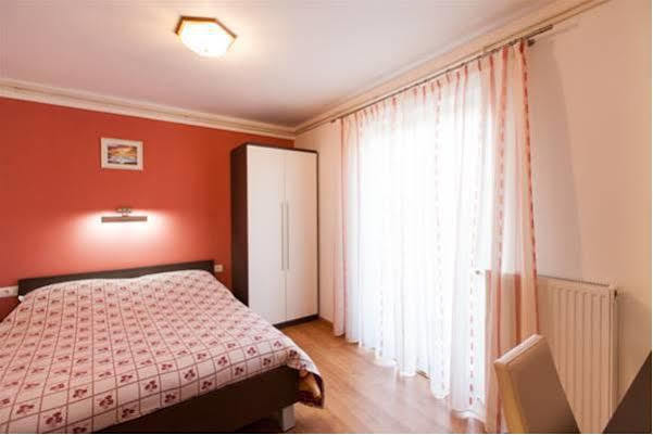 B&B Villa Ana Krk Town Exterior foto